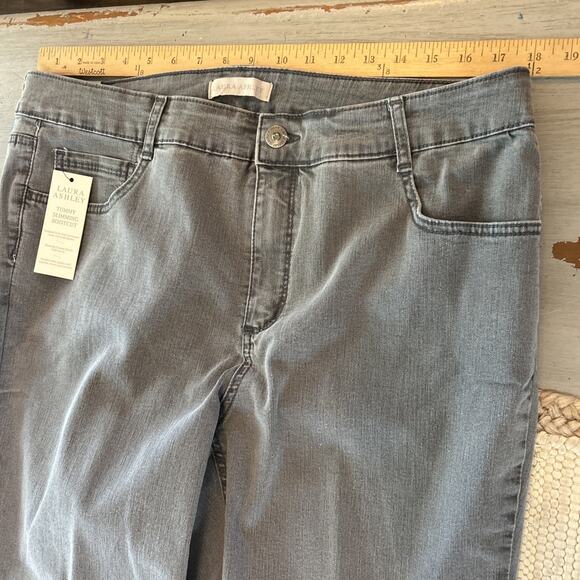 NWT Laura Ashley Gray Tummy Slimming Bootcut Jeans Sz 16 W Rhinestone Pockets - Picture 4 of 8